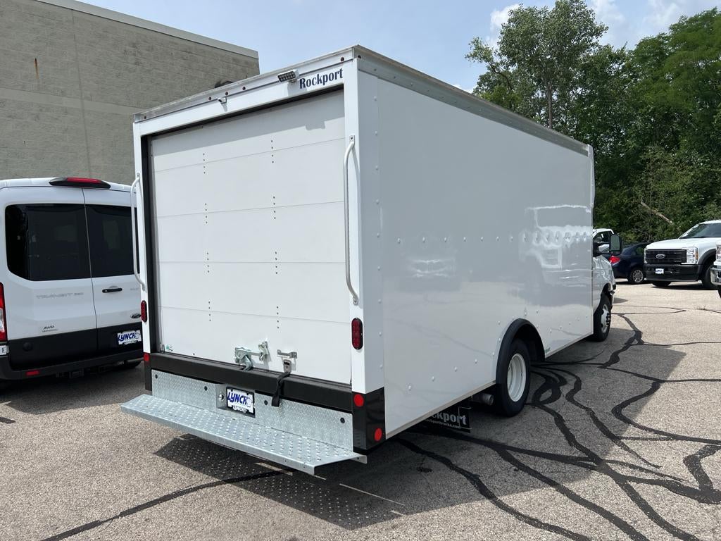 2025 Ford E-Series Cutaway E-350 SRW 138" WB