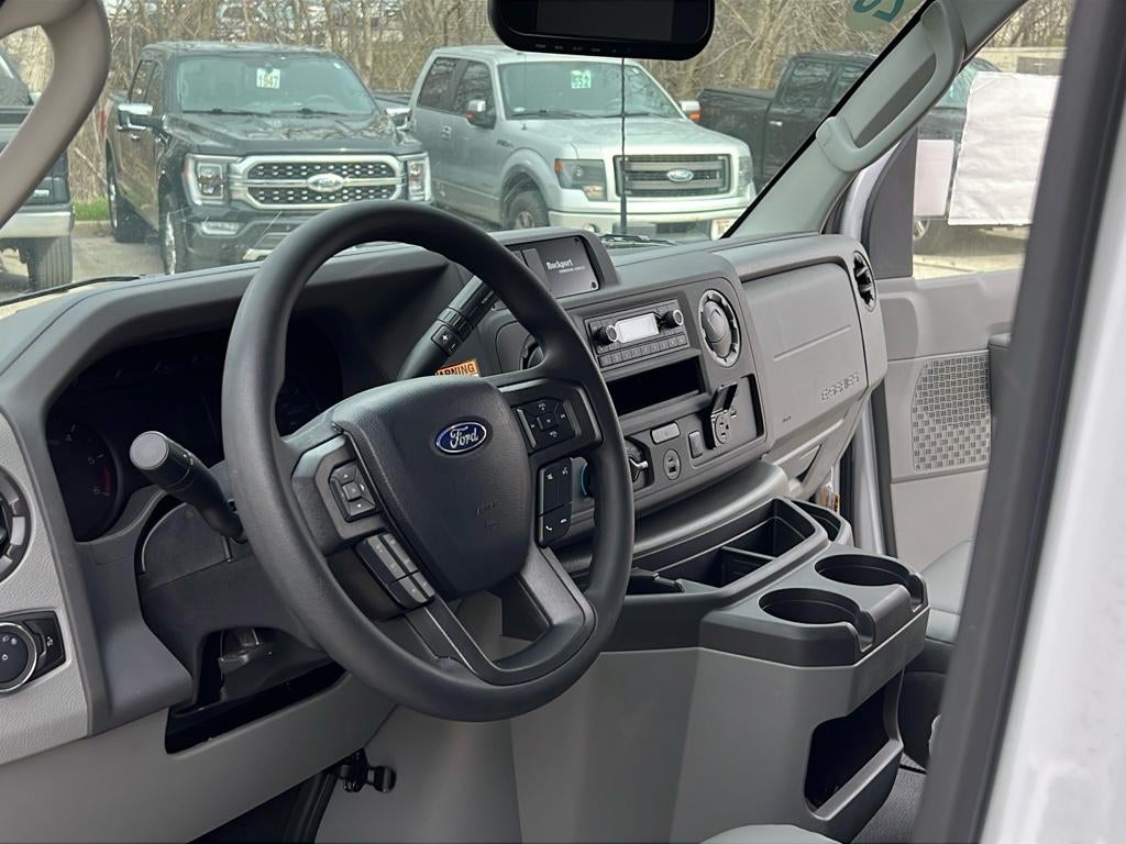 2025 Ford E-Series Cutaway E-350 SRW 138" WB