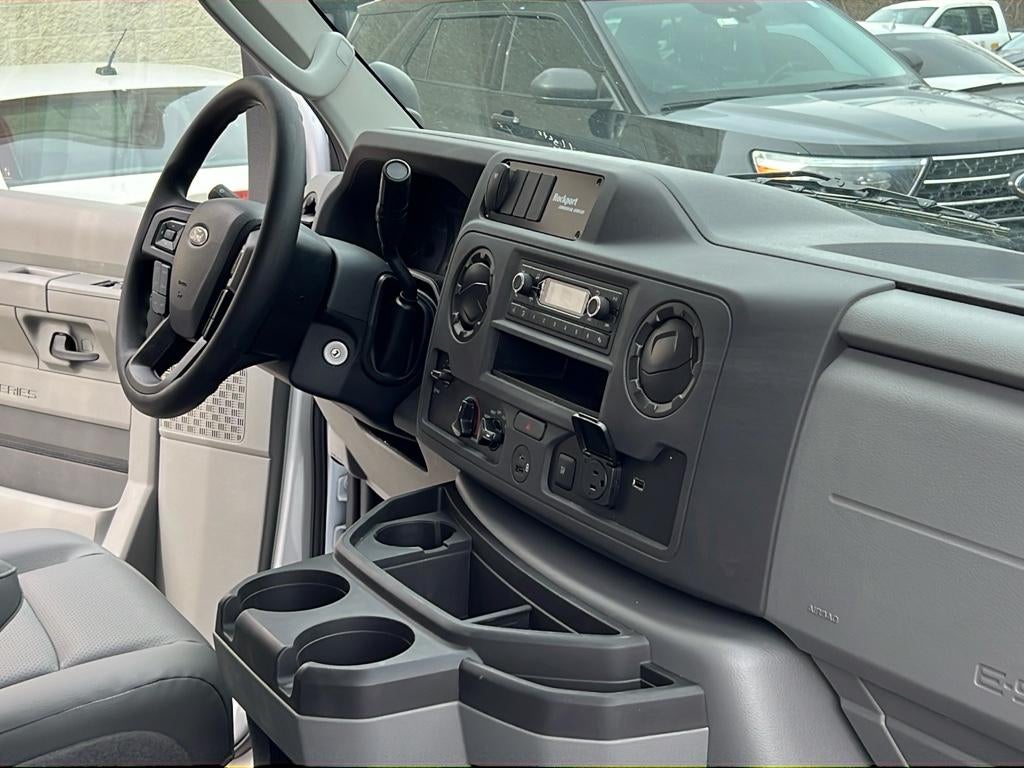 2025 Ford E-Series Cutaway E-350 SRW 138" WB