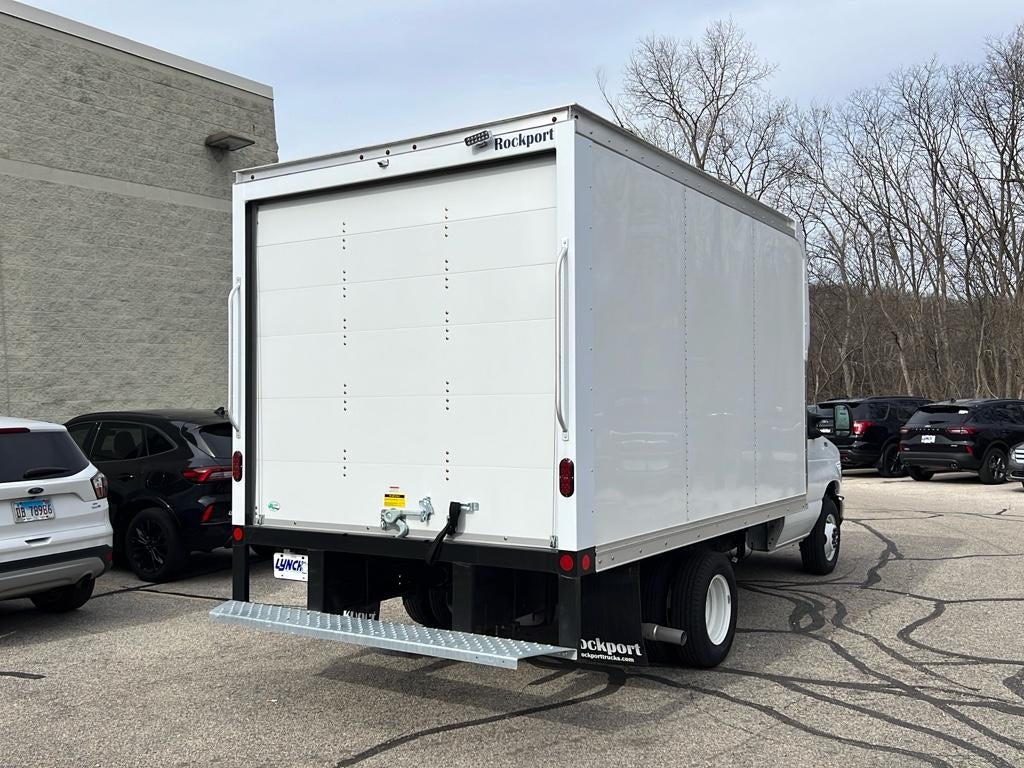 2025 Ford E-Series Cutaway E-350 SRW 138" WB