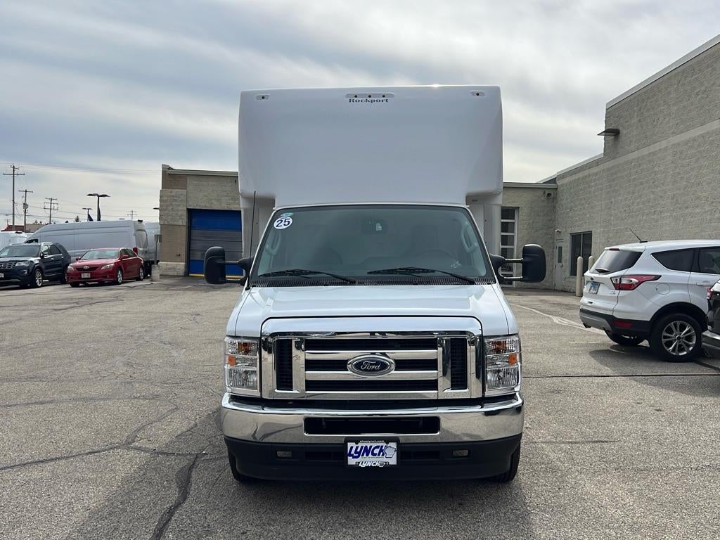 2025 Ford E-Series Cutaway E-350 SRW 138" WB