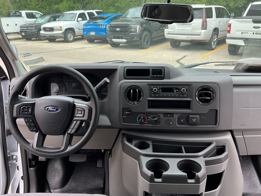 2025 Ford E-Series Cutaway E-350 SRW 138" WB