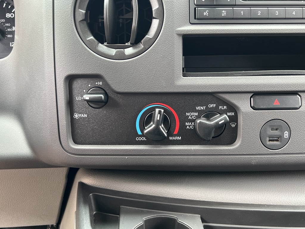 2025 Ford E-Series Cutaway E-350 SRW 138" WB