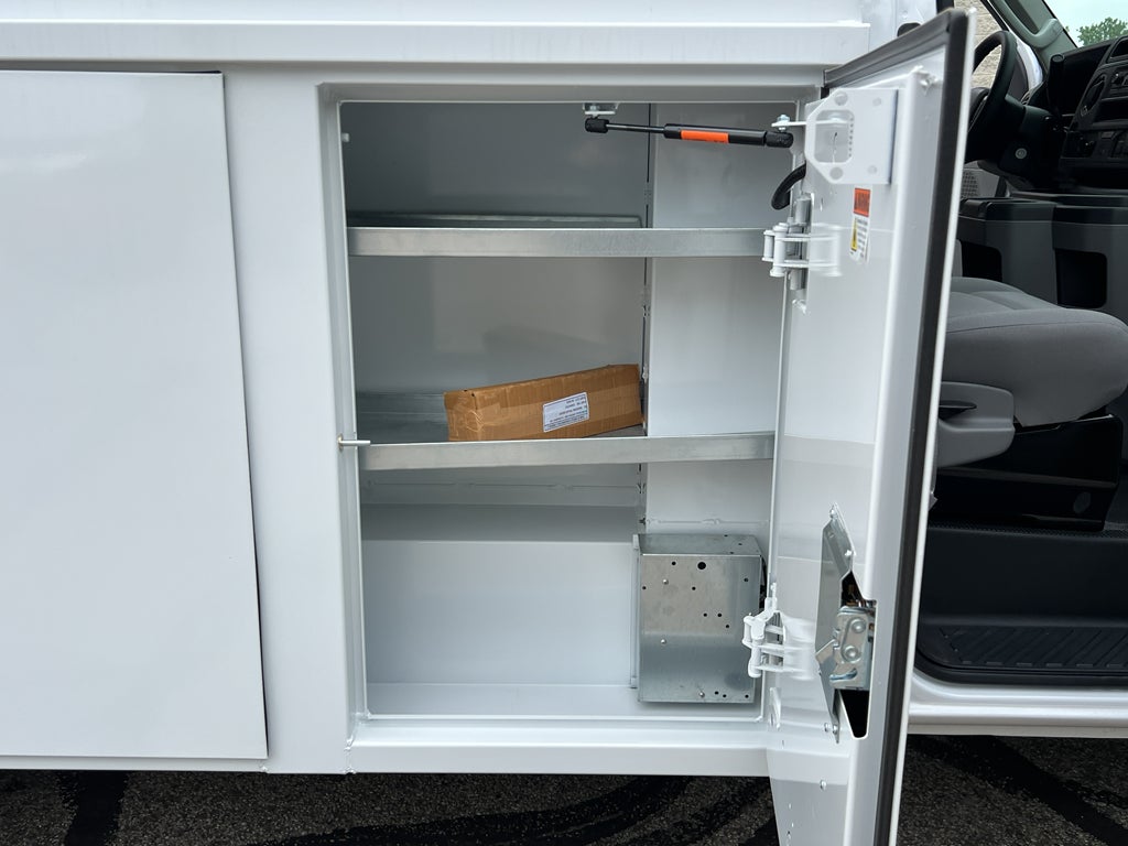 2025 Ford E-Series Cutaway E-350 SRW 138" WB