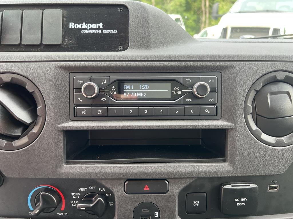 2025 Ford E-Series Cutaway E-450 DRW 158" WB