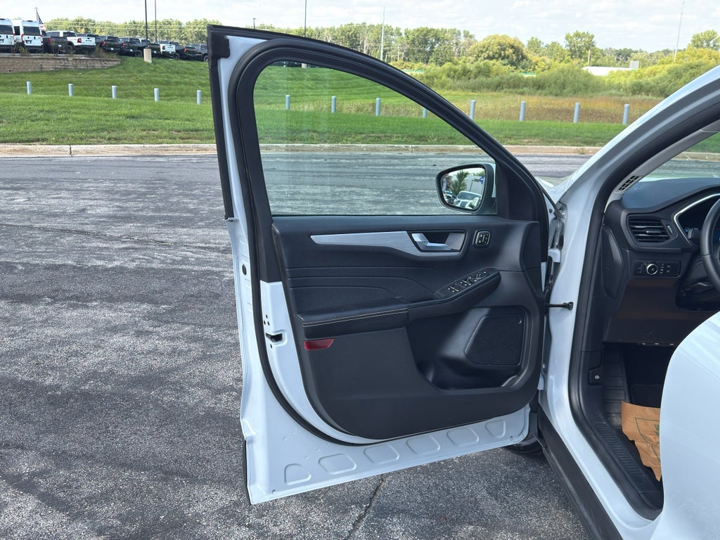 2025 Ford Escape Platinum