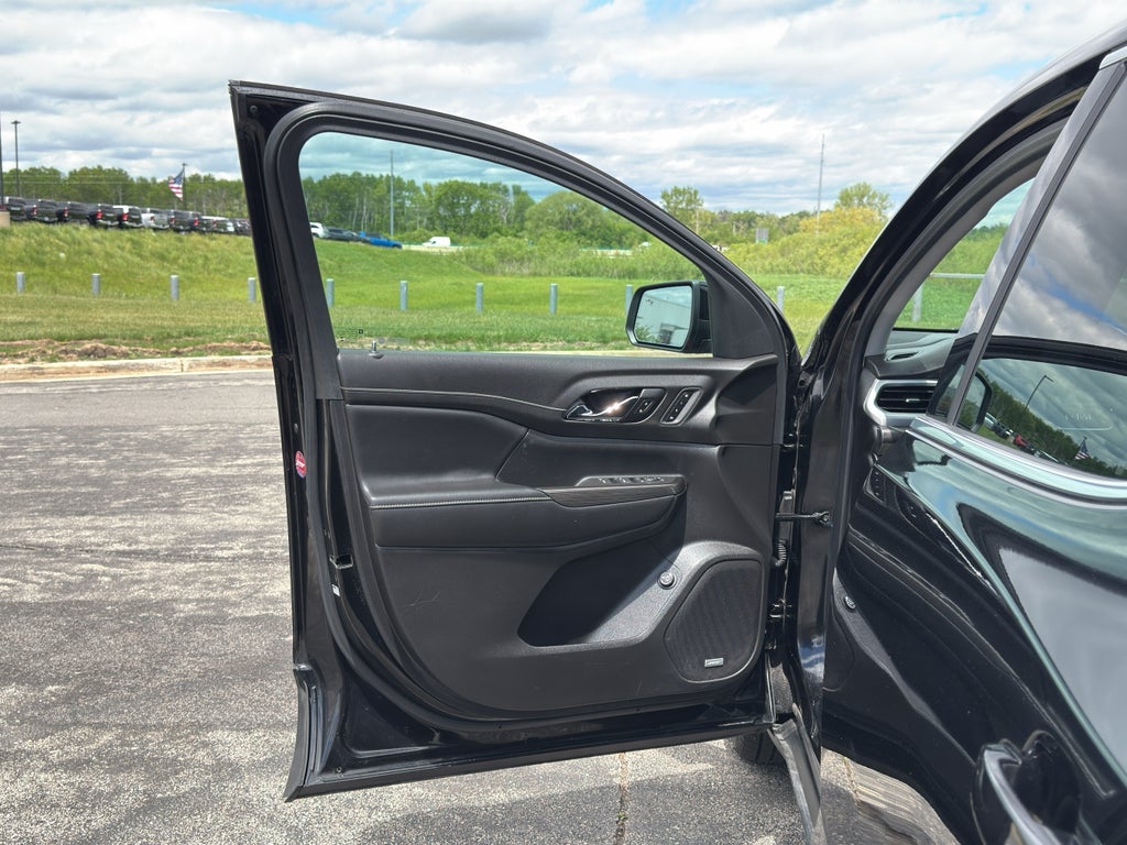 2021 GMC Acadia SLT