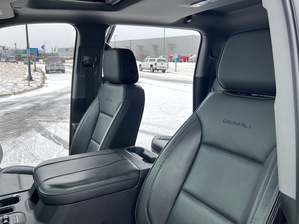2023 GMC Sierra Denali