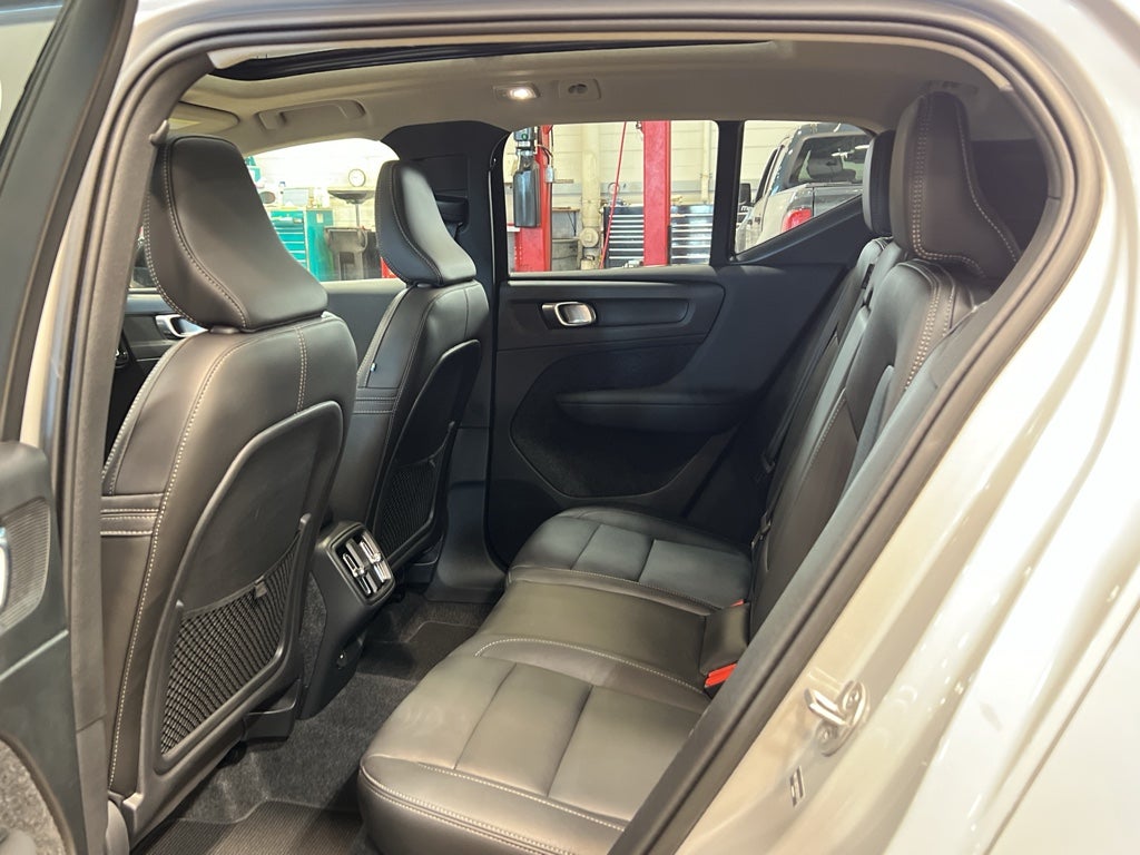 2025 Volvo XC40 Plus Dark Theme